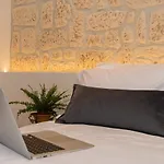 Aparthotel St. Clara Old Town 4*