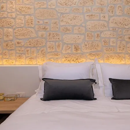 St. Clara Old Town Aparthotel 4*