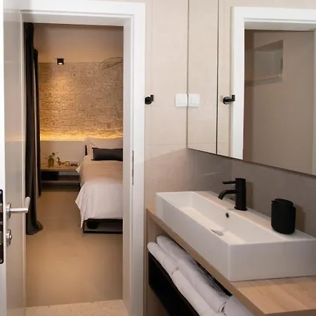St. Clara Old Town 4*