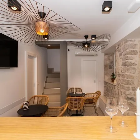 St. Clara Old Town Aparthotel