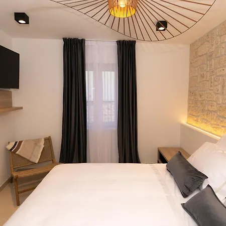 St. Clara Old Town Aparthotel