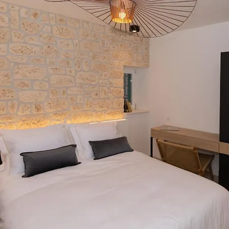 St. Clara Old Town 4*