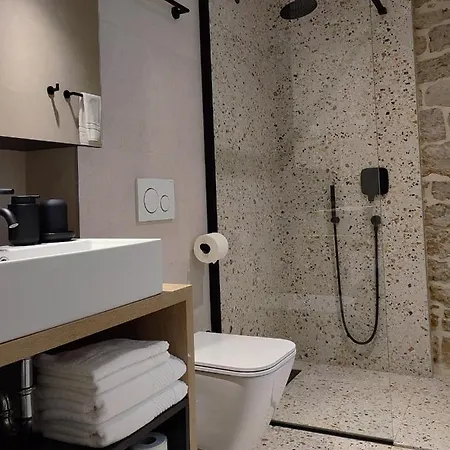 St. Clara Old Town Aparthotel