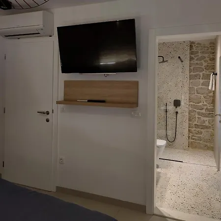 Aparthotel St. Clara Old Town 4*