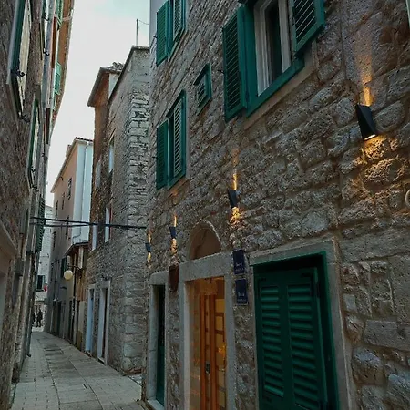 St. Clara Old Town Appart hôtel