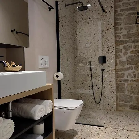 St. Clara Old Town Aparthotel