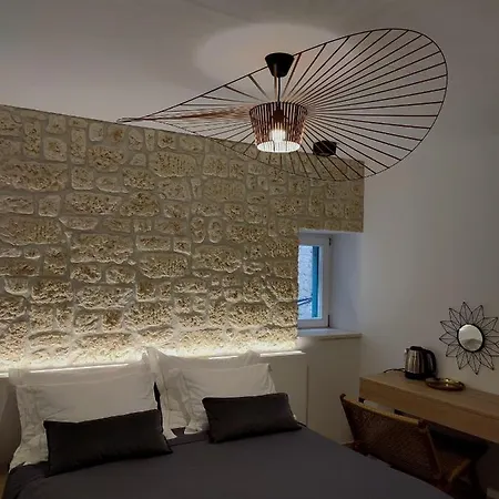 St. Clara Old Town Aparthotel