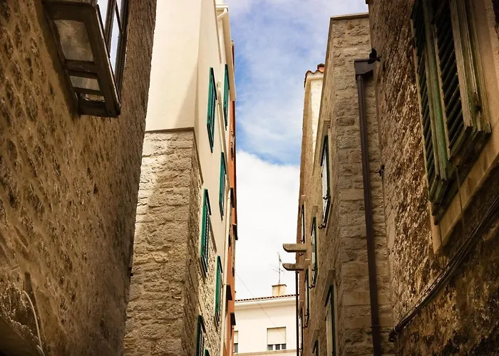 St. Clara Old Town 4*