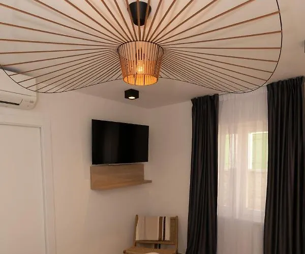 St. Clara Old Town Шибеник