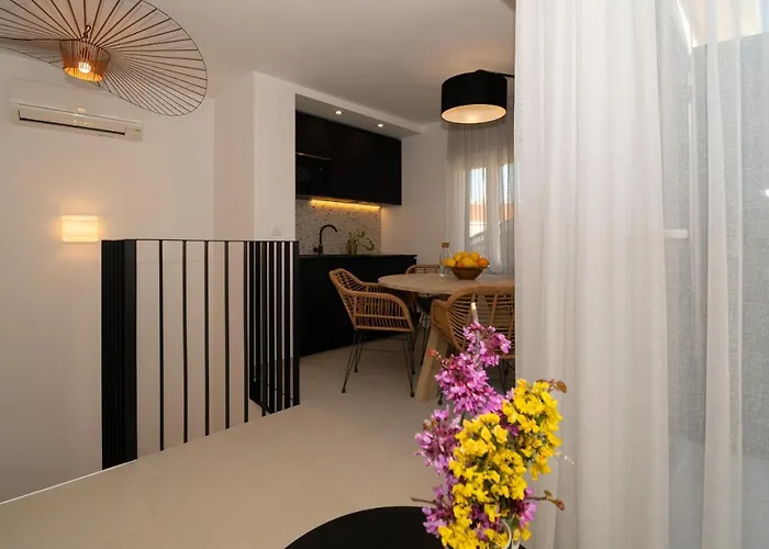 Апарт-отель St. Clara Old Town Шибеник