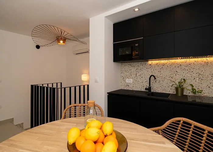 St. Clara Old Town 4*