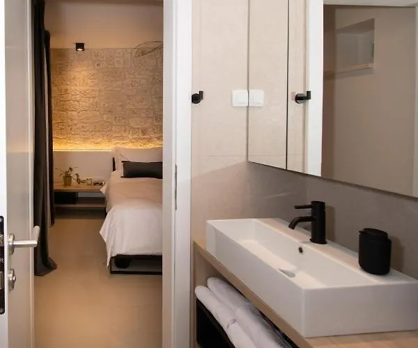 St. Clara Old Town 4*