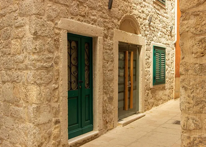 St. Clara Old Town 4*