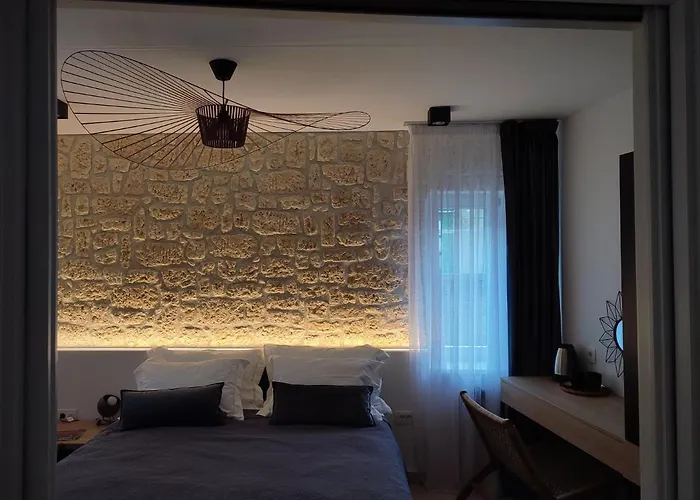 St. Clara Old Town Lejlighedshotel 4*