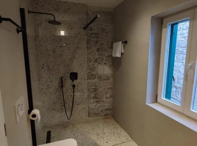 St. Clara Old Town Апарт-отель 4*