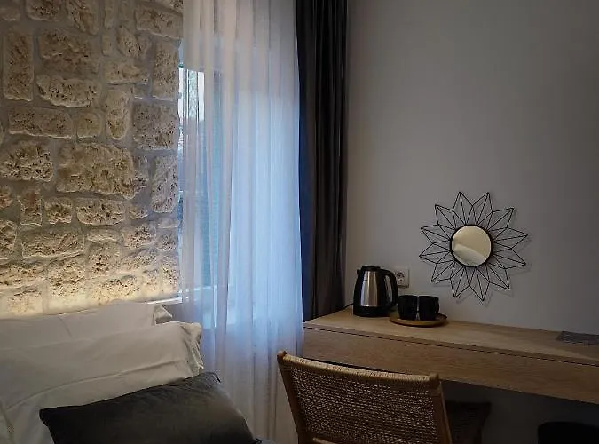 St. Clara Old Town 4*