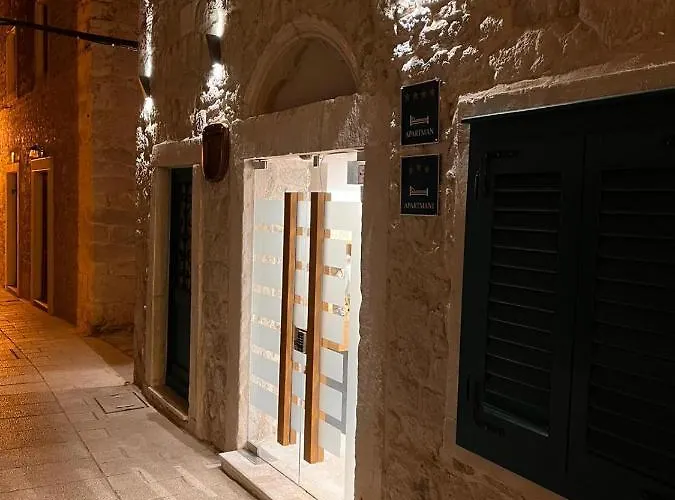 St. Clara Old Town 4* Шибеник