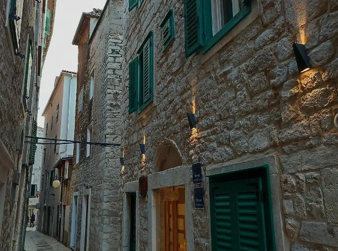 St. Clara Old Town Апарт-отель