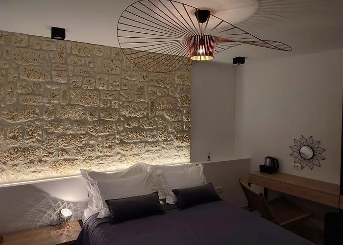 St. Clara Old Town Шибеник